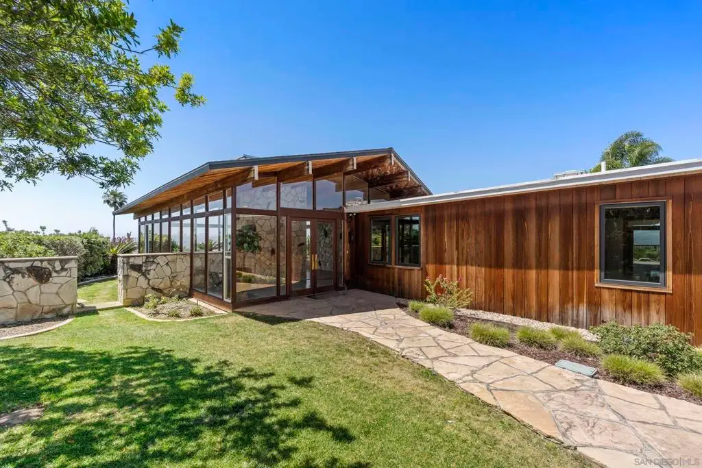 1226 Via Del Cerro, Vista, CA 92084 - #1