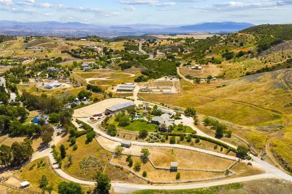 20420 Wendy Ln, Murrieta, CA 92562