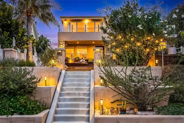 2114 Diamond St, San Diego, CA 92109
