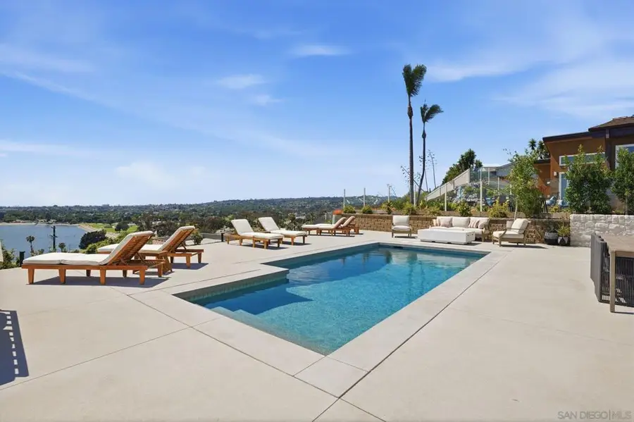 3080 Lloyd, San Diego, CA 92117 - #3