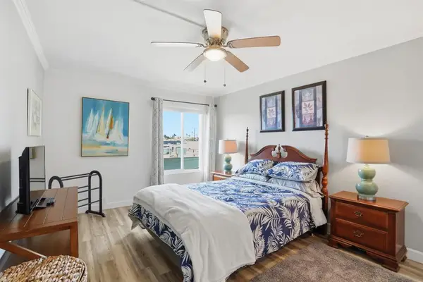 1855 Diamond #114, San Diego, CA 92109
