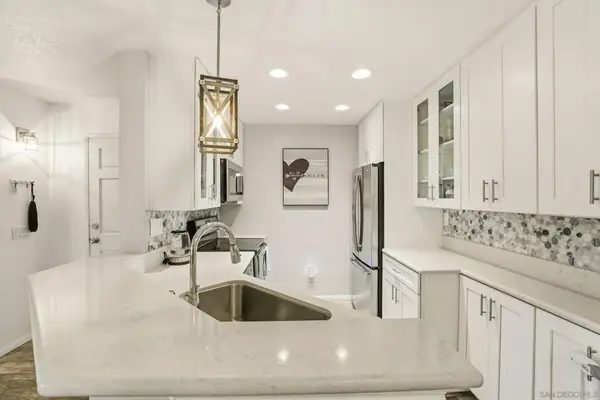 7287 Camino Degrazia #2, San Diego, CA 92111