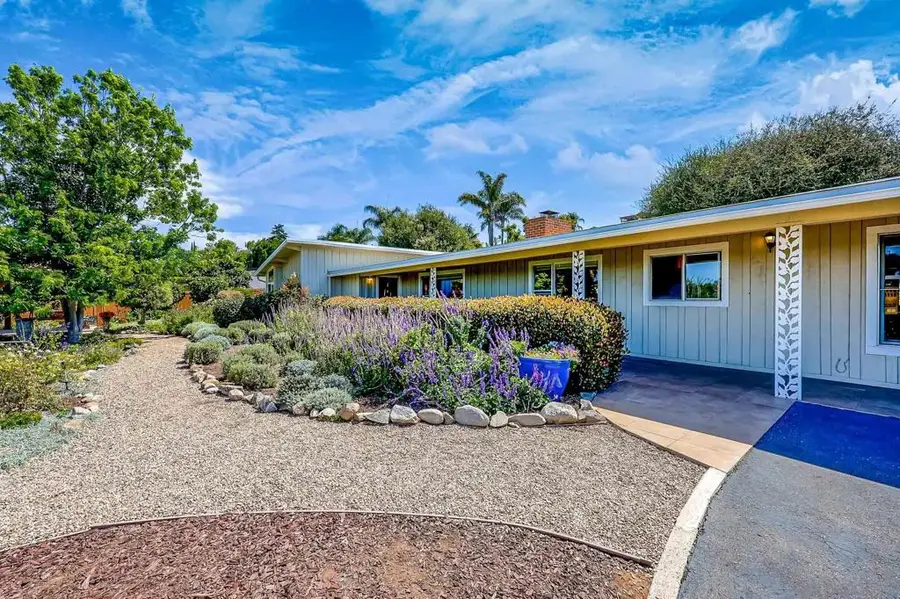 1642 York Dr, Vista, CA 92084 - #2