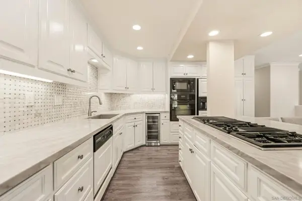 7525 Jerez Ct. #F, Carlsbad, CA 92009