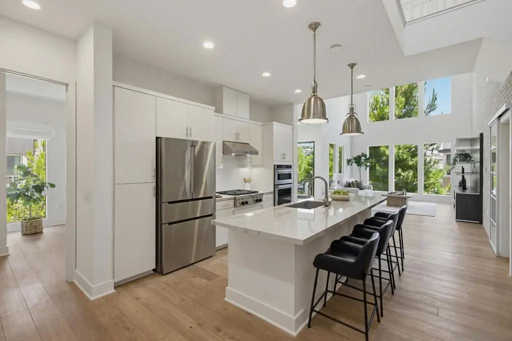 8442 Distinctive Dr., San Diego, CA 92108 - #1