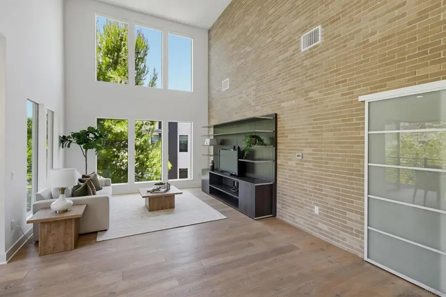 8442 Distinctive Dr., San Diego, CA 92108 - #3