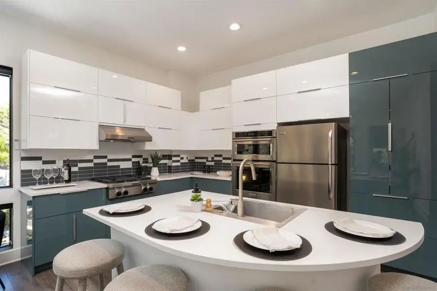 8570 Aspect Dr, San Diego, CA 92108 - #3