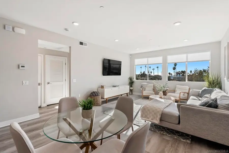1105 S Cleveland #206, Oceanside, CA 92054 - #2