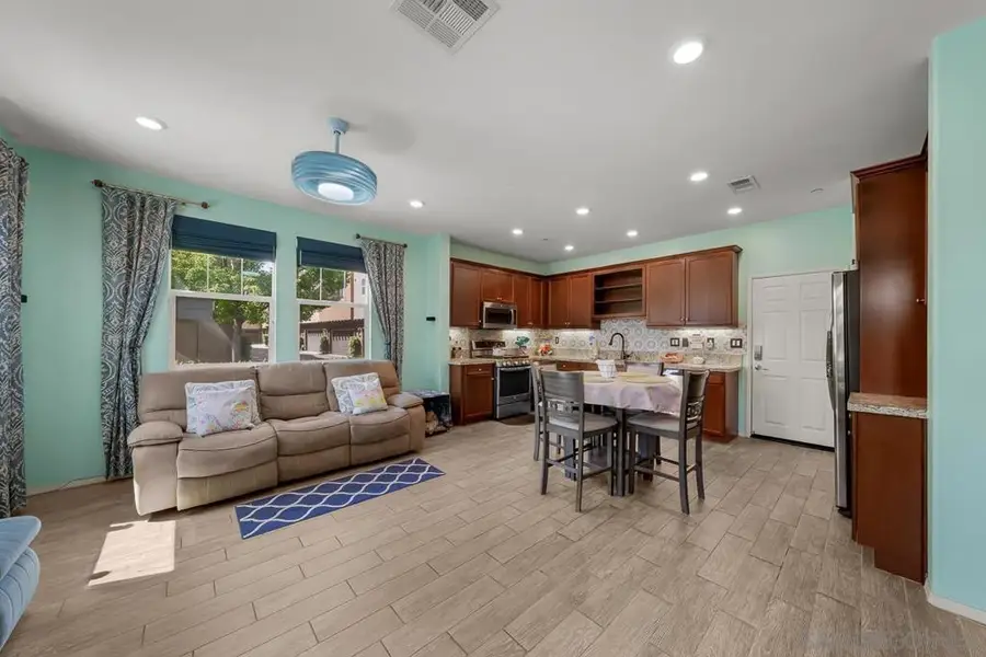1545 Crown Ln #6, Chula Vista, CA 91915 - #2
