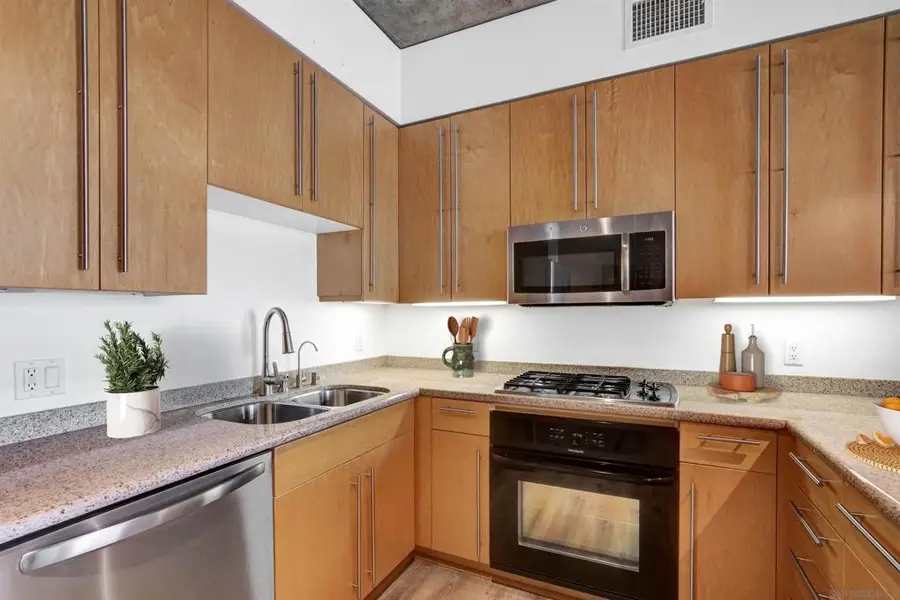 801 Ash #304, San Diego, CA 92101 - #3