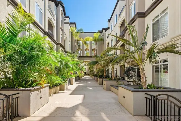 4165 Executive #F304, La Jolla, CA 92037