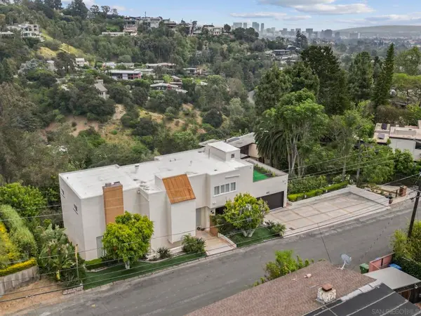 1052 N Kenter Ave, Los Angeles, CA 90049