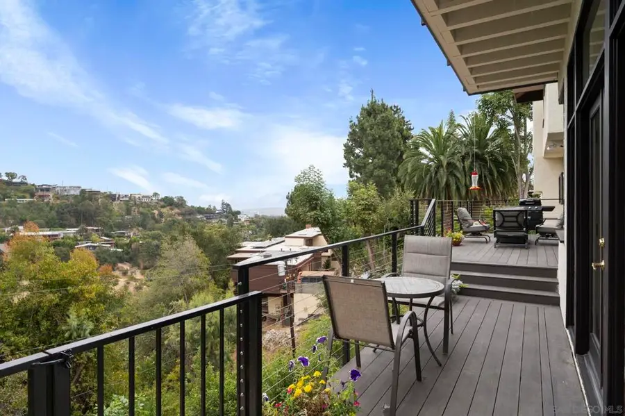1052 N Kenter Ave, Los Angeles, CA 90049 - #2