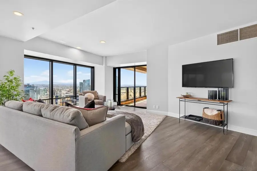 200 Harbor #3001, San Diego, CA 92101 - #2