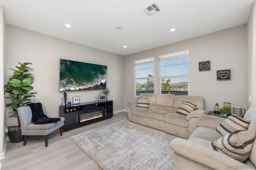 1202 Sunrise View #103, San Marcos, CA 92078 - #3