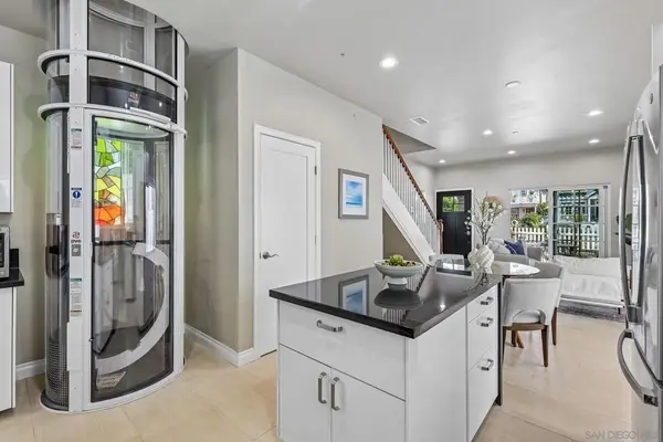838 C Ave., Coronado, CA 92118