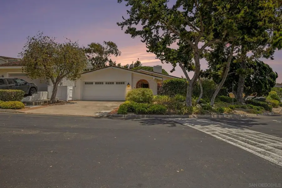 8223 Caminito Lacayo, La Jolla, CA 92037 - #2
