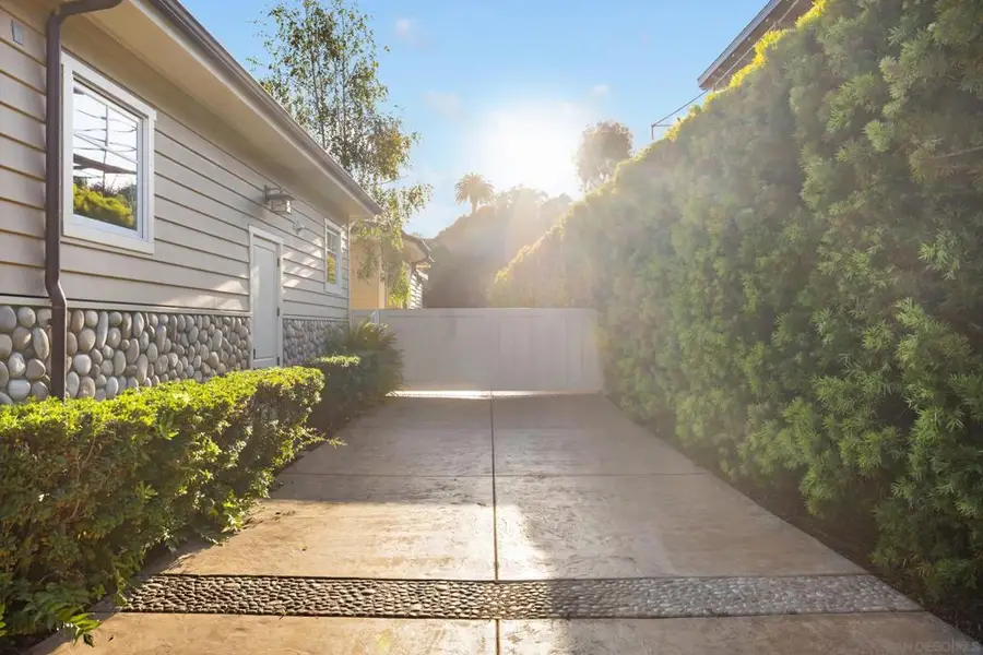6324 La Pintura Dr, La Jolla, CA 92037 - #3