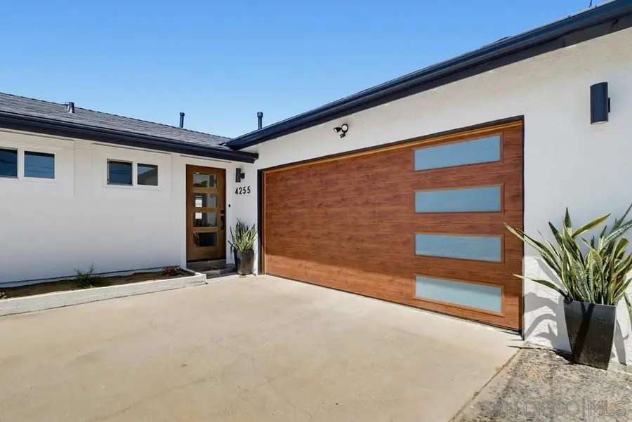 4255 Lochlomond St, San Diego, CA 92111 - #2