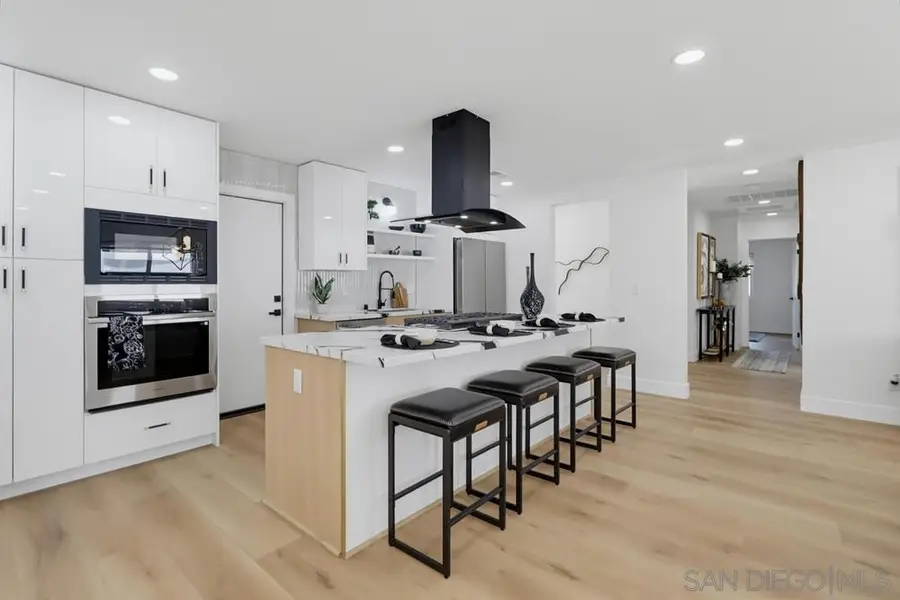 4255 Lochlomond St, San Diego, CA 92111 - #3