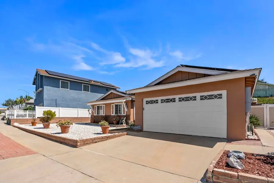 619 Meadowbrook Dr., San Diego, CA 92114 - #3