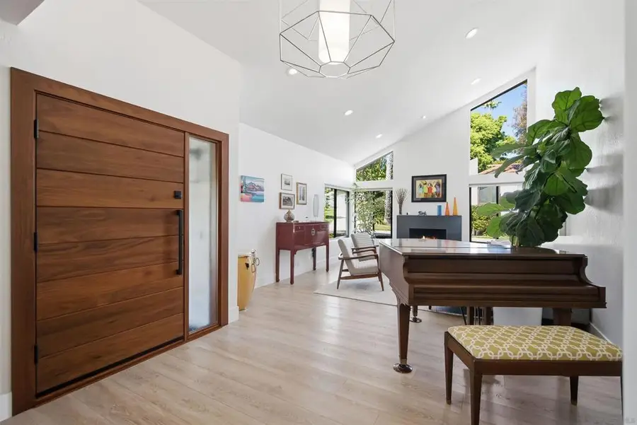 633 Camino Ynez, Solana Beach, CA 92075 - #3
