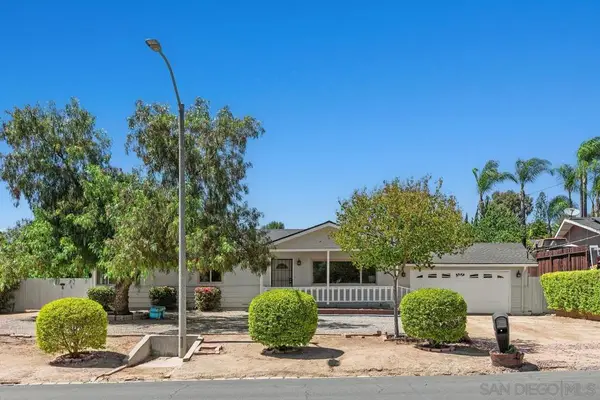 2738 Oak Hill Dr, Escondido, CA 92027