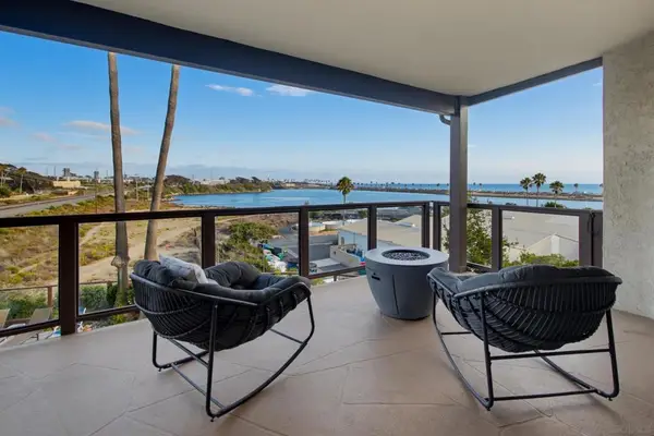 331 Olive #202, Carlsbad, CA 92008