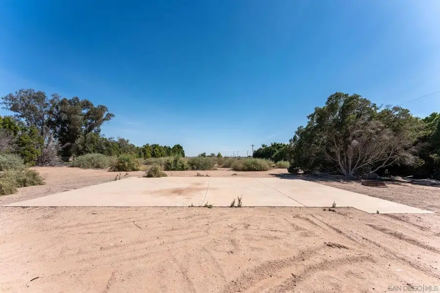 2465 Meloland Rd, El Centro, CA 92243 - #3
