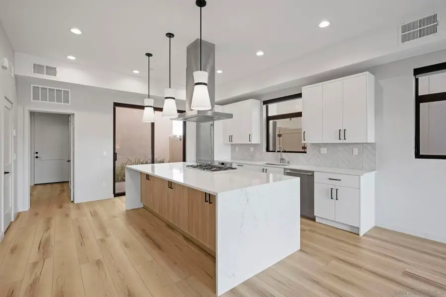 113 Daisy Ave, Imperial Beach, CA 91932 - #3