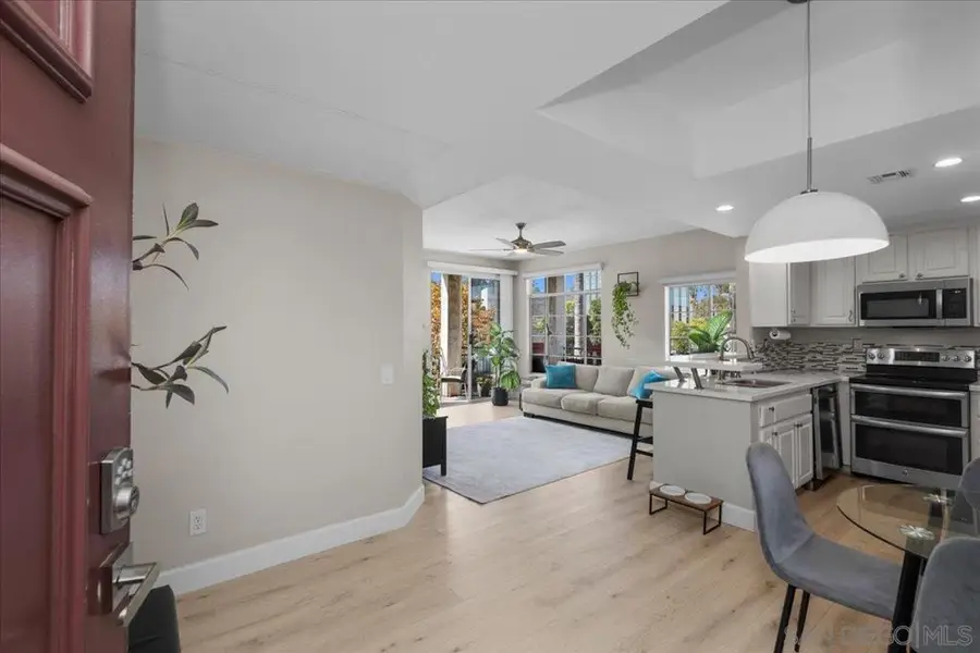 2150 Camino De La Reina #4204, San Diego, CA 92108 - #3