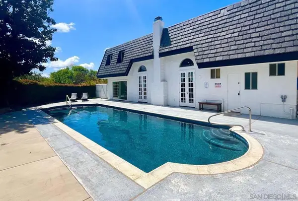 9431 W Lilac Rd, Escondido, CA 92026