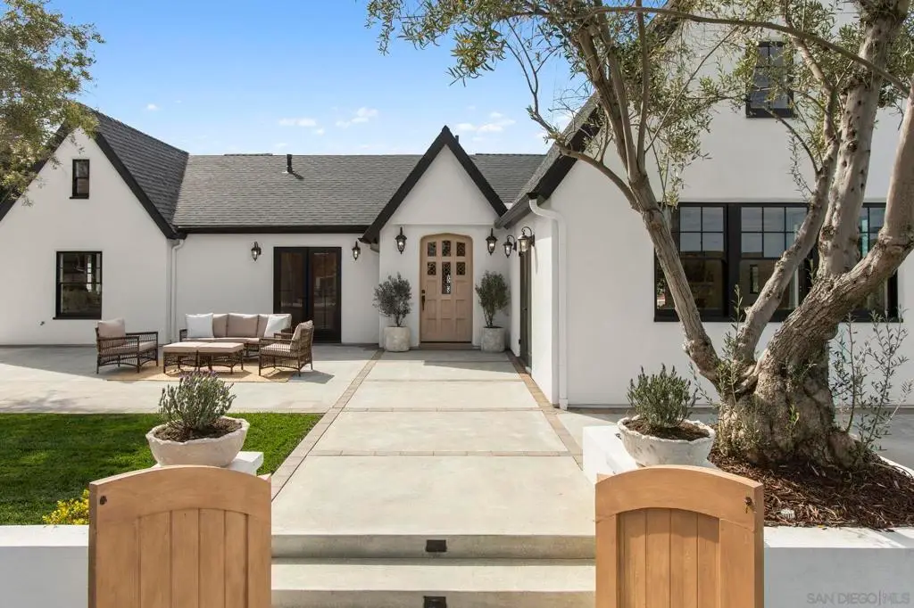 7784 Hillside Dr, La Jolla, CA 92037 - #1