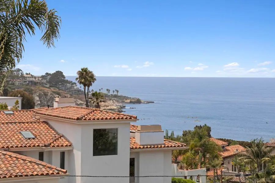 7784 Hillside Dr, La Jolla, CA 92037 - #3