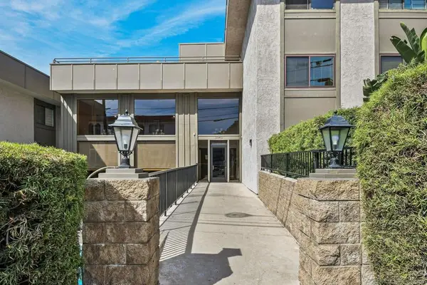 3940 Dove Street #204, San Diego, CA 92103