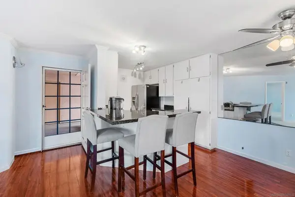 7087 Camino Revueltos #302, San Diego, CA 92111