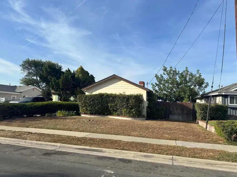 8105 Binney Pl., La Mesa, CA 91942 - #3