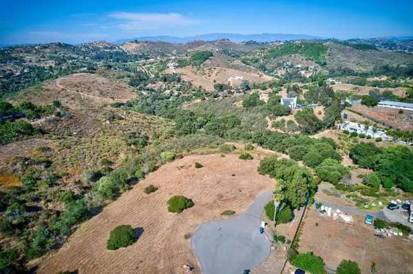 Fairview Dr, Vista, CA 92084