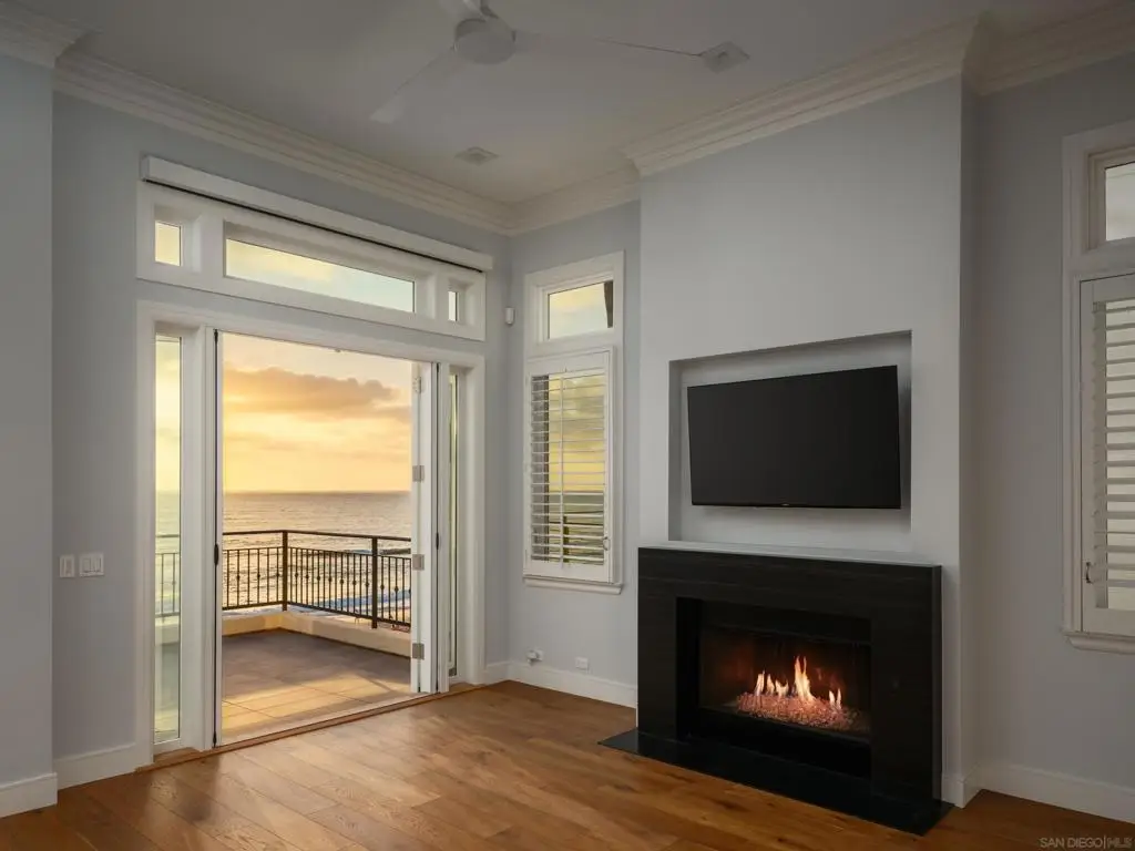 6911 Neptune Pl, La Jolla, CA 92037 - #1