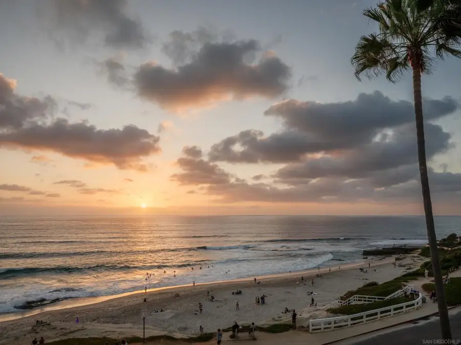 6911 Neptune Pl, La Jolla, CA 92037 - #2