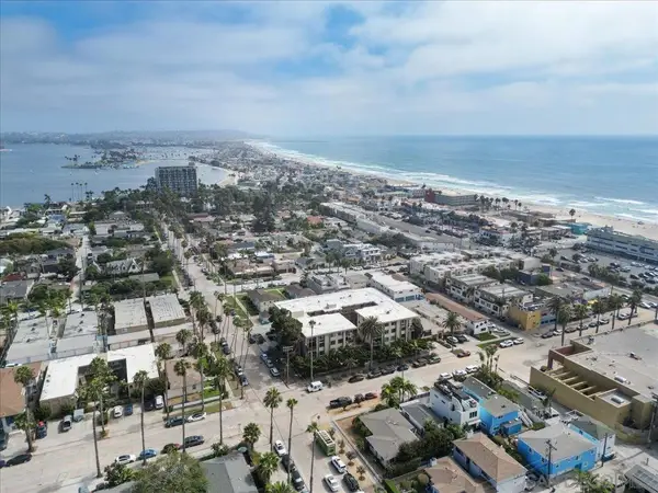881 Thomas #26, San Diego, CA 92109