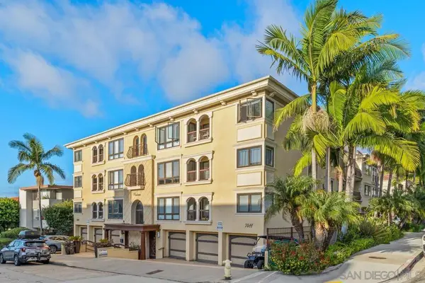 7411 Herschel #3F, La Jolla, CA 92037