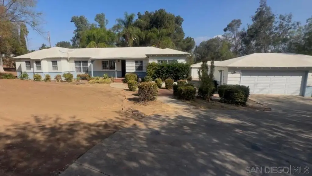 2702 Mountain View Dr, Escondido, CA 92027 - #1