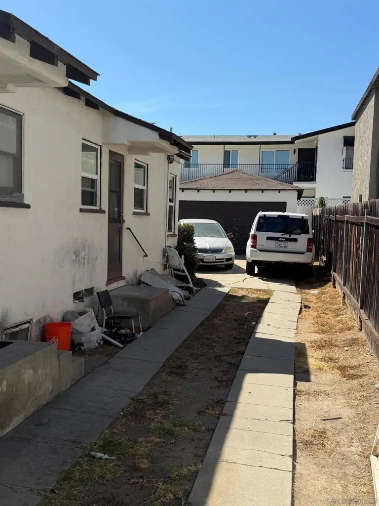 4654 58 39th St, San Diego, CA 92116 - #2