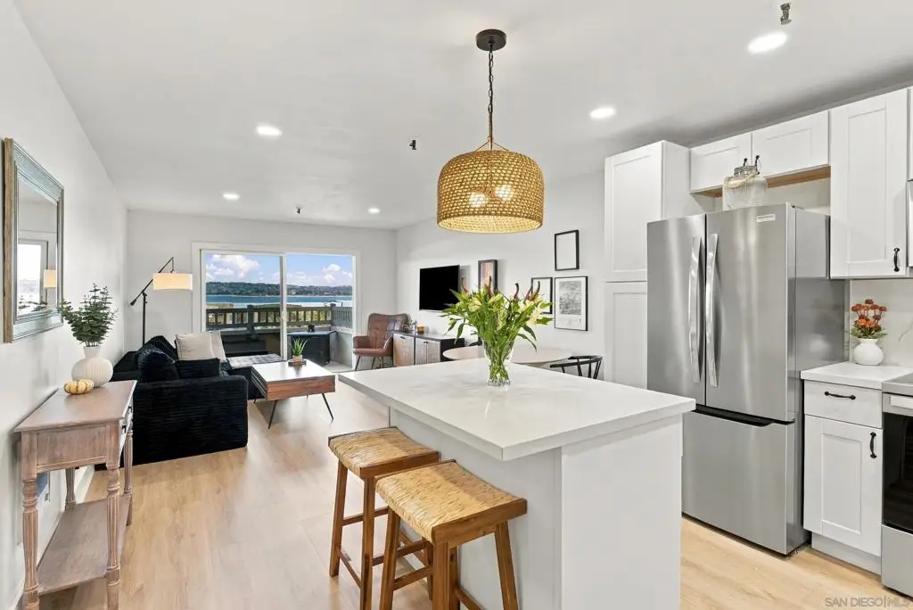 4015 Crown Point Dr #104, San Diego, CA 92109 - #1