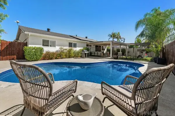 9911 Via Debbie, Santee, CA 92071