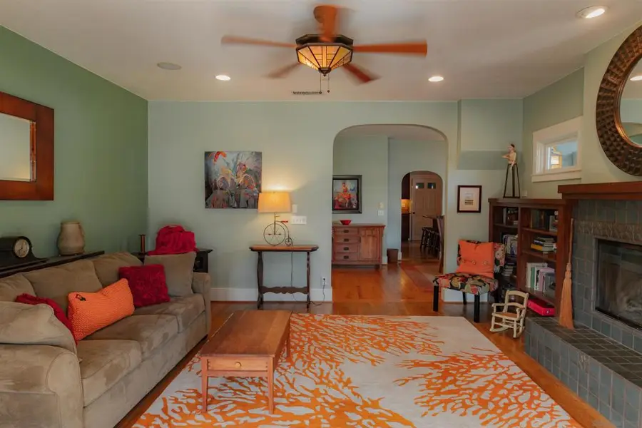 210 E 6th Ave, Escondido, CA 92025 - Image #3