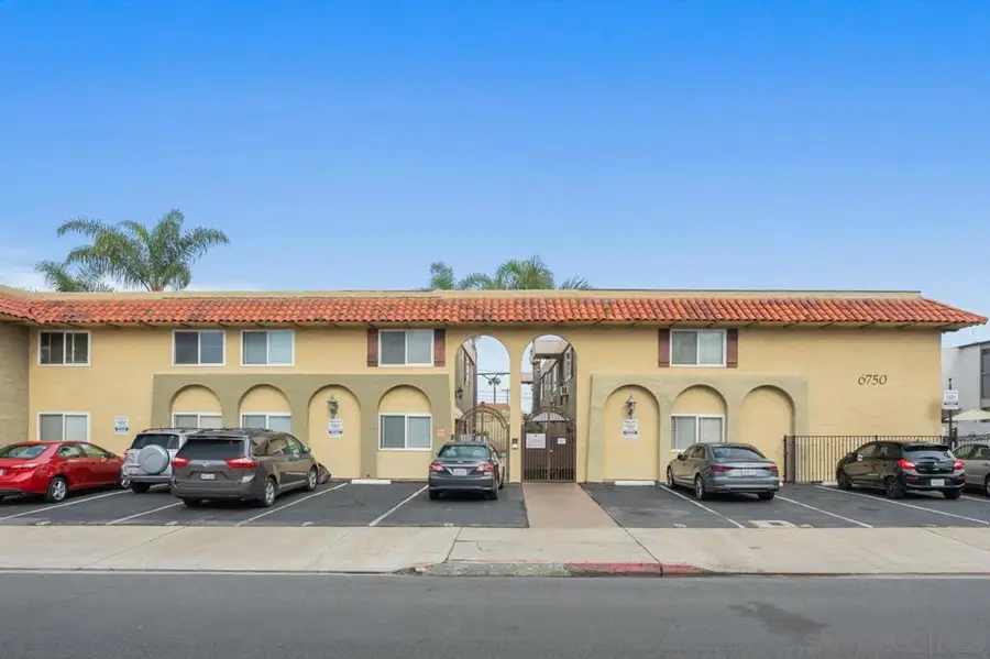 6750 Beadnell Way #30, San Diego, CA 92117 - Image #2