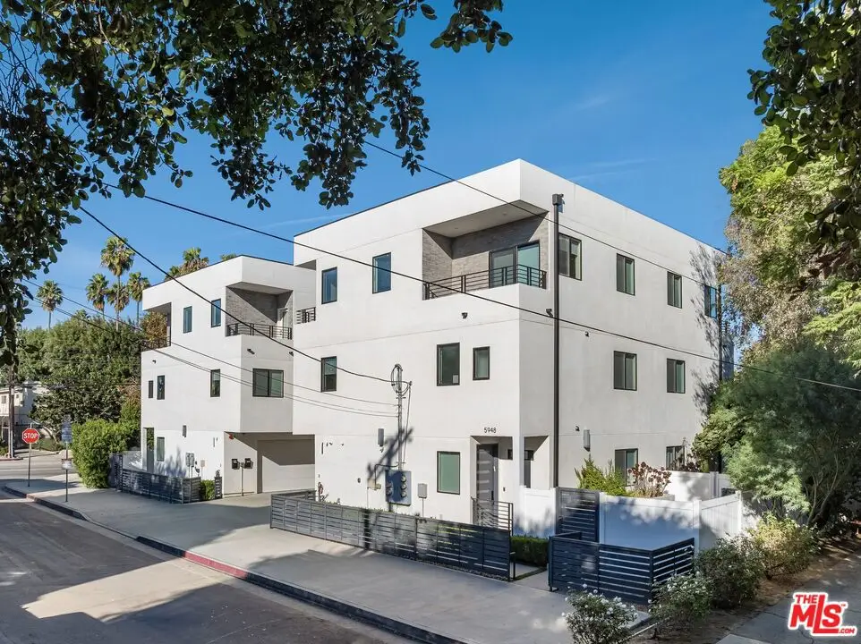 13822 Oxnard Street, Valley Glen, CA 91401 - #1