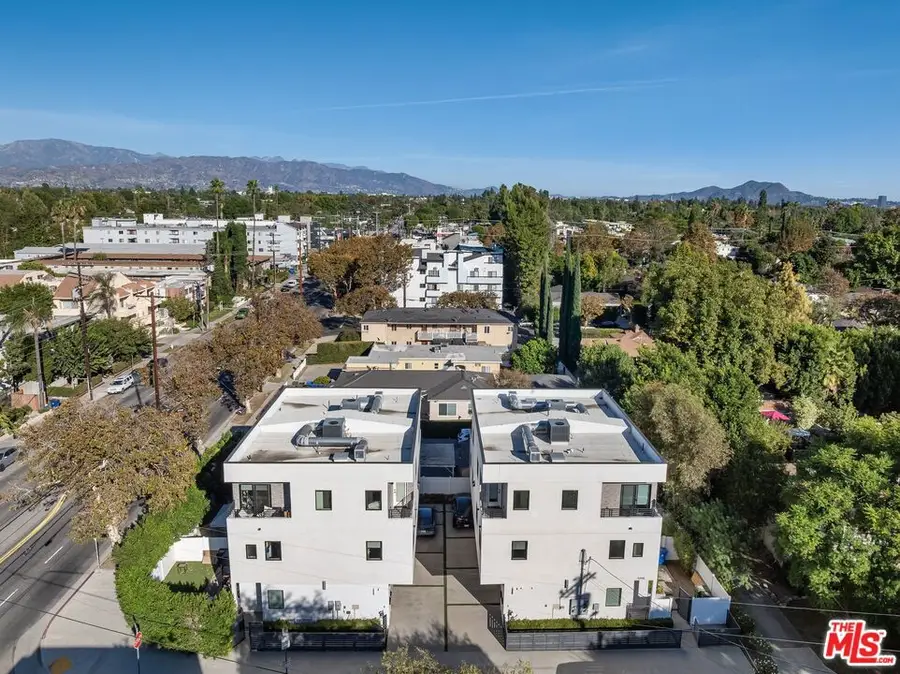 13822 Oxnard Street, Valley Glen, CA 91401 - #3